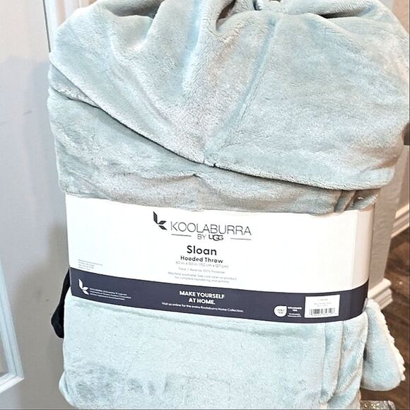 Koolaburra By Ugg Sloan Hooded Throw Blanket - Picture 5 of 5